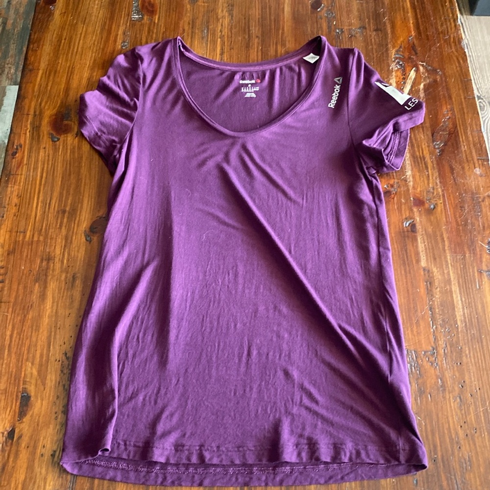 Reebok Les Mills v neck top/Burgandy color